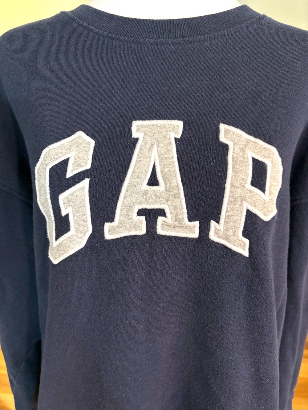GAP Logo Crewneck Sweatshirt, Navy Blue, Gray & White, Women’s Small - Picture 2 of 7